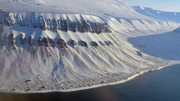 A view of the snowy peaks of the Spitsbergen (Svalbard) archipelago - Sputnik International