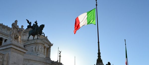 La bandiera dell'Italia La bandiera dell'Italia - Sputnik International