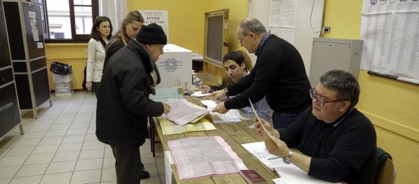 Polling operations begin in Rome, Sunday, March 4, 2018. An election in Italy on Sunday will determine the makeup of the nation's Parliament and its next government Polling operations begin in Rome, Sunday, March 4, 2018. An election in Italy on Sunday will determine the makeup of the nation's Parliament and its next government - Sputnik International