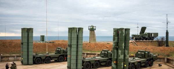 The S-400 Triumf anti-air missile system enters service in Sevastopol to protect Russian air borders The S-400 Triumf anti-air missile system enters service in Sevastopol to protect Russian air borders - Sputnik International