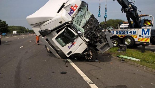 Wagstaff's Fed Ex truck (pictured) ploughed into the back of a minibus carrying 11 passengers to Disneyland Paris - Sputnik International