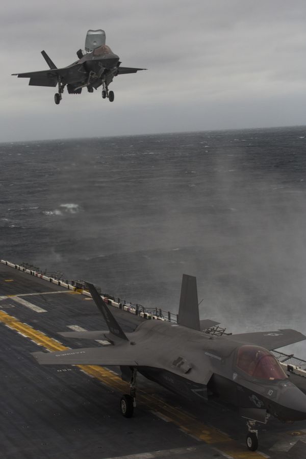 F-35Bs land on the USS Wasp  - Sputnik International