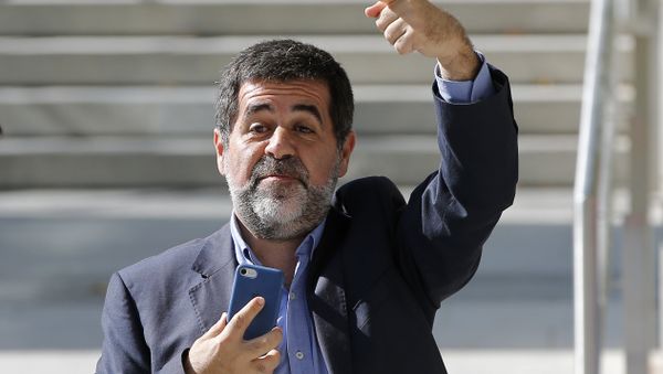 Jordi Sanchez, president of the pro-independence Catalan National Assembly leaves the national court during a break in Madrid, Spain, in Madrid, Spain, Monday, Oct. 16, 2017. - Sputnik International