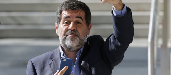 Jordi Sanchez, president of the pro-independence Catalan National Assembly leaves the national court during a break in Madrid, Spain, in Madrid, Spain, Monday, Oct. 16, 2017. - Sputnik International