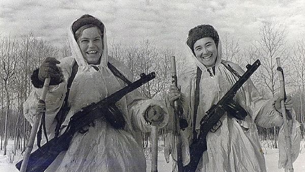 Paratroopers, order bearers Galina Metlyaeva and Evgenia Leonova Paratroopers, order bearers Galina Metlyaeva and Evgenia Leonova - Sputnik International