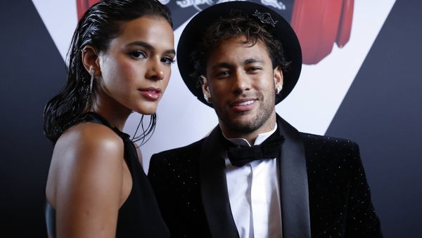 Brazilian footballer Neymar Jr. has celebrated his 26th birthday in style with girlfriend Bruna Marquezine and alongside compatriots Gabriel Jesus and Ronaldo at the lavish Pavillon Cambon in Paris - Sputnik International