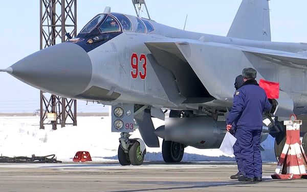 The Russian Aerospace Forces conducts test launch of a Kinzhal hypersonic aviation and missile system - Sputnik International