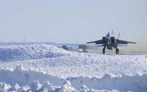 The Russian Aerospace Forces conducts test launch of a Kinzhal hypersonic aviation and missile system - Sputnik International