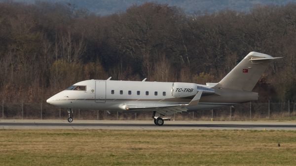Bombardier CL-600-2B16 TC-TRB  - Sputnik International