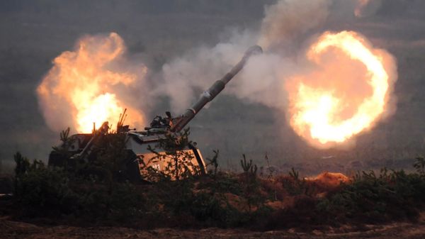 MSTA-S self-propelled howitzer - Sputnik International