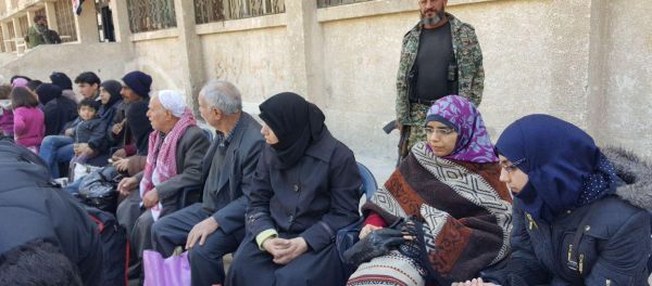 Second group of civilians left Syria's Duma located in Eastern Ghouta via a humanitarian corridor to the Muhayam al-Wafedin checkpoint Second group of civilians left Syria's Duma located in Eastern Ghouta via a humanitarian corridor to the Muhayam al-Wafedin checkpoint - Sputnik International