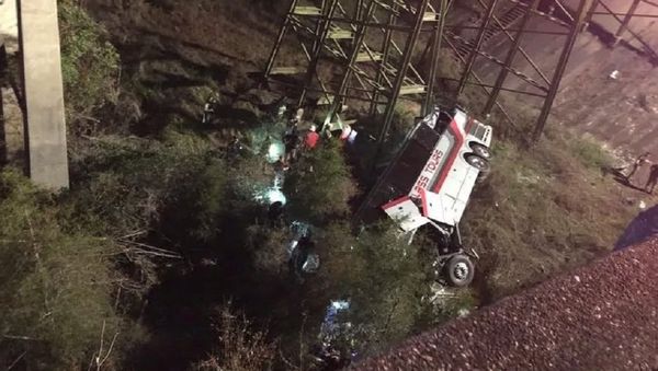 Bus crash shuts down I-10 near Alabama-Florida line Bus crash shuts down I-10 near Alabama-Florida line - Sputnik International