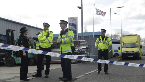 Police officers secure a cordon outside the vehicle recovery business Ashley Wood Recovery in Salisbury, England, Tuesday, March 13, 2018 Police officers secure a cordon outside the vehicle recovery business Ashley Wood Recovery in Salisbury, England, Tuesday, March 13, 2018 - Sputnik International