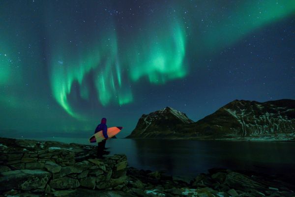 Frosty Shores, Flashy Green Horizons: The Thrill of Winter Surfing Frosty Shores, Flashy Green Horizons: The Thrill of Winter Surfing - Sputnik International