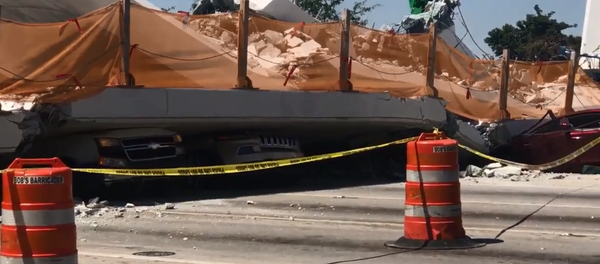 Pedestrian bridge at Florida International University collapses days after construction ends - Sputnik International