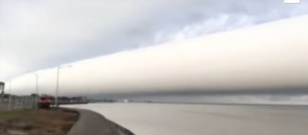 Incredible Cloud Rolls Along Skyline Incredible Cloud Rolls Along Skyline - Sputnik International