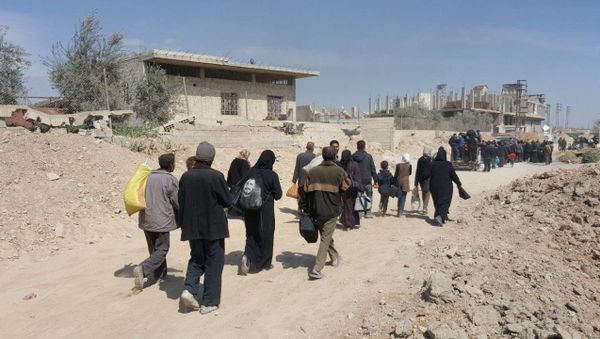 Residents leave the territory of Eastern Ghouta - Sputnik International