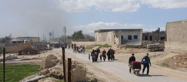 Residents leave the territory of Eastern Ghouta Residents leave the territory of Eastern Ghouta - Sputnik International