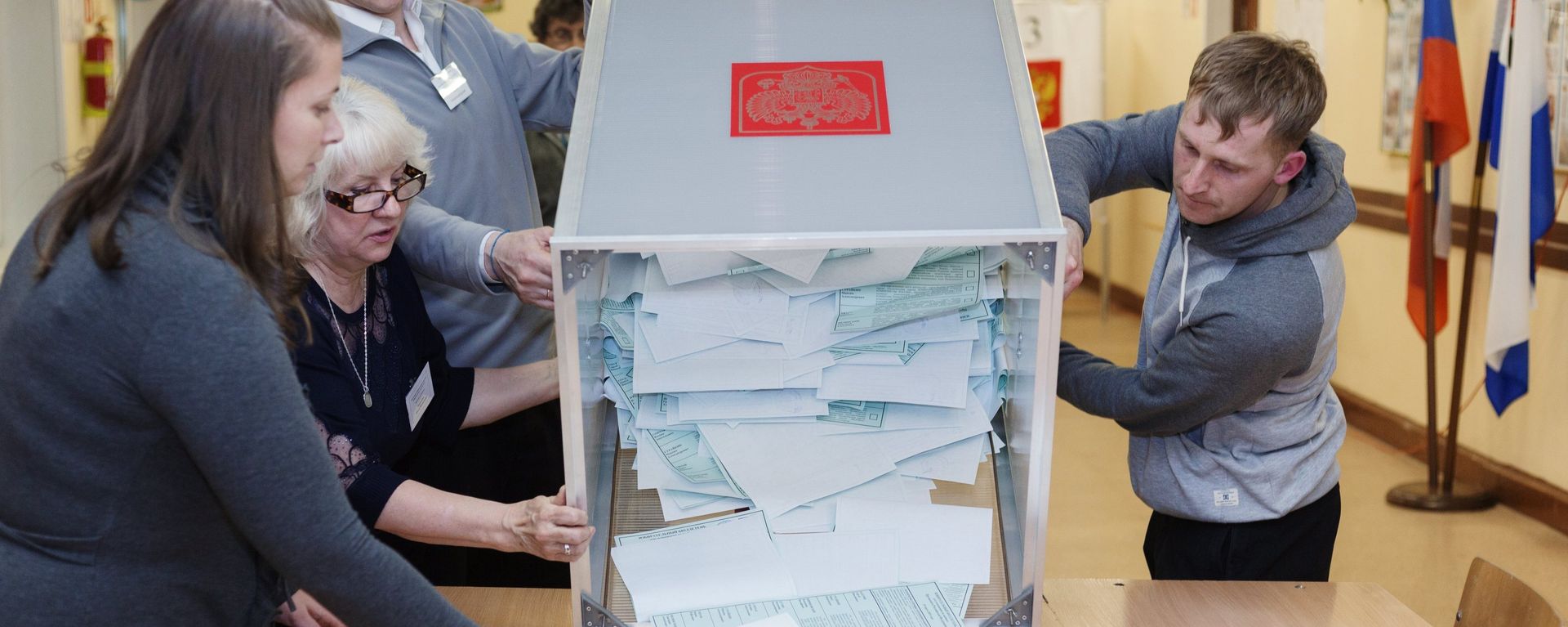 Votes counted at Russian presidential elections Votes counted at Russian presidential elections - Sputnik International, 1920, 08.09.2024