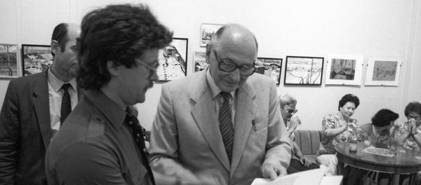 Soviet intelligence agent Heinz Felfe, right, at the presentation of his book Memoirs of an Agent at Friendship House Soviet intelligence agent Heinz Felfe, right, at the presentation of his book Memoirs of an Agent at Friendship House - Sputnik International