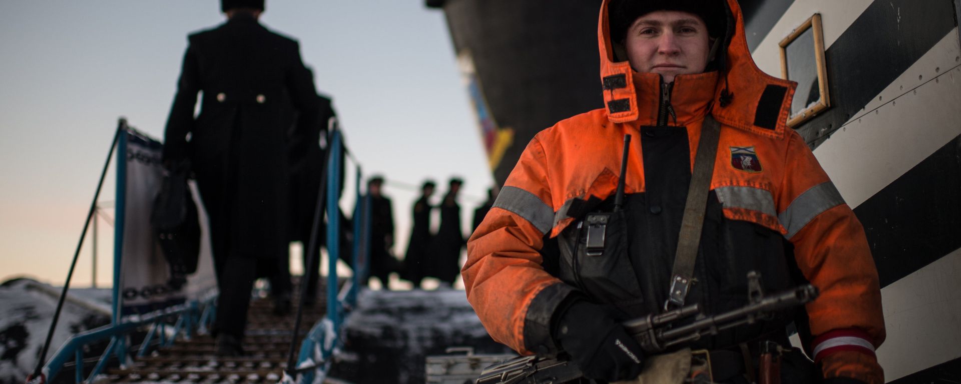 A member of the crew of the Yury Dolgoruky nuclear ballistic missile submarine of the Russian Navy's Northern Fleet in Gadzhiyevo in the Murmansk Region - Sputnik International, 1920, 01.06.2024