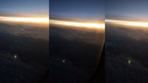 Mysterious UFO spotted above Texas Mysterious UFO spotted above Texas - Sputnik International