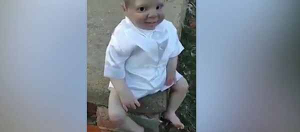 Creepy doll on mexican graveyard Creepy doll on mexican graveyard - Sputnik International