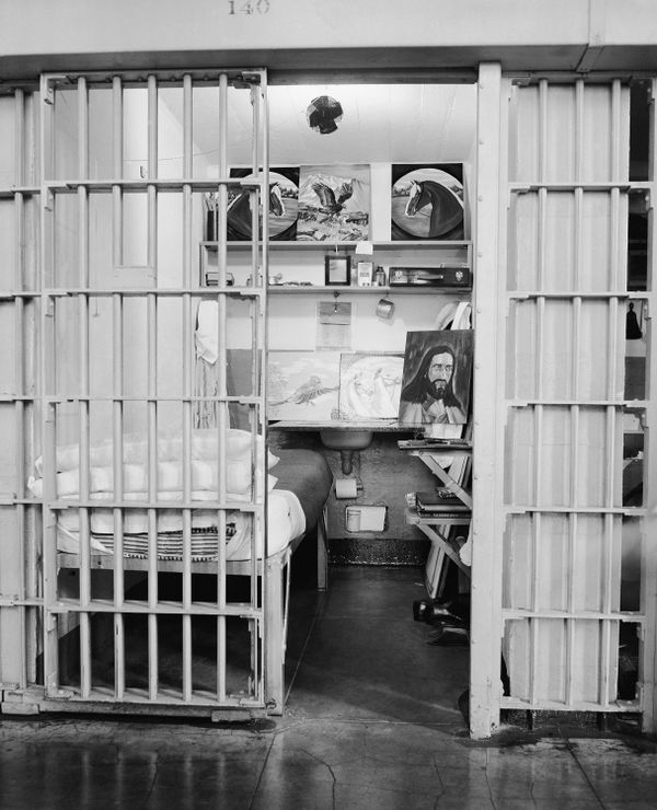 Cell of one of the several prisoners permitted to do oil paintings at Alcatraz Federal Penitentiary, in San Francisco Bay, Calif., March 16, 1956. (File) - Sputnik International