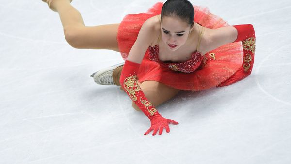 Alina Zagitova of Russia performs her free program at the ISU World Figure Skating Championships in Milan. - Sputnik International