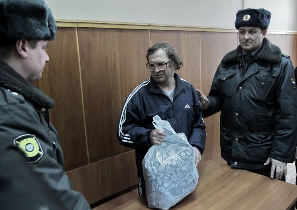 Founder of the financial pyramid MMM Sergei Mavrodi in Khamovnichesky court in Moscow, where a complaint for his arrest was heard. Mavrodi was imprisoned for five days for failing to pay a fine of 1000 rubles - Sputnik International