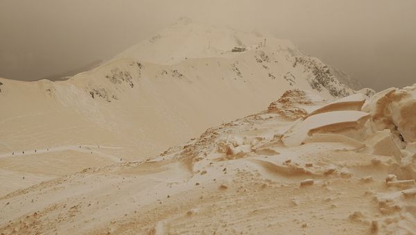 Russia orange snow - Sputnik International