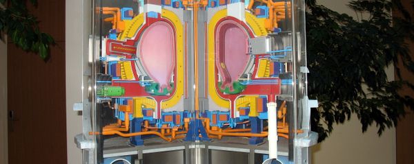 Fusion reactor model Fusion reactor model - Sputnik International