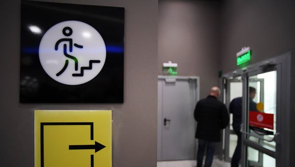 Emergency exit sign at the Gorki Park shopping mall in Kazan - Sputnik International