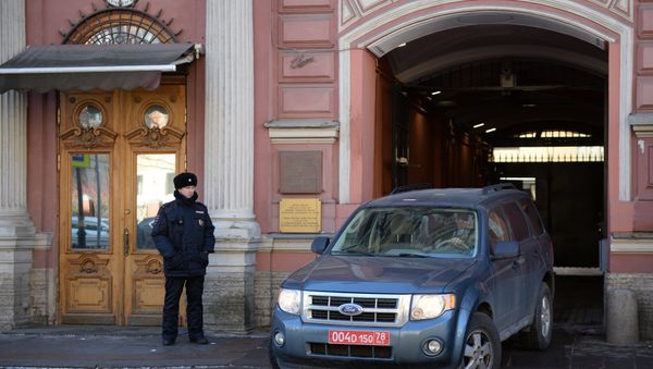 Consulate employees leave the US Consulate-General in St. Petersburg Consulate employees leave the US Consulate-General in St. Petersburg - Sputnik International