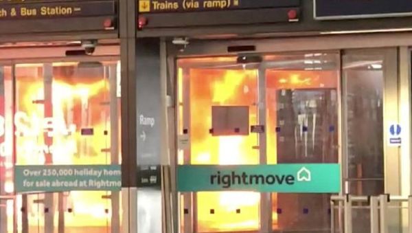 Fire is seen at Stansted airport, in London, Britain - Sputnik International