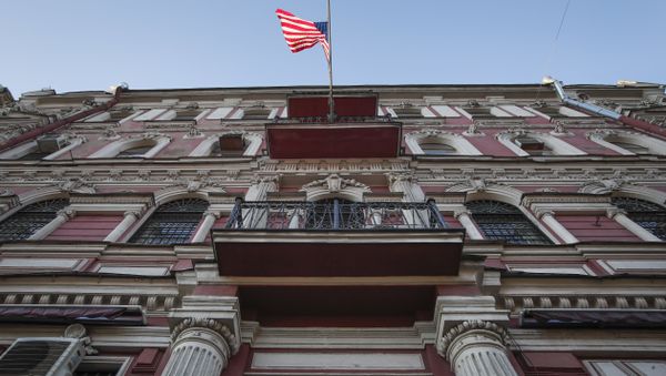The US flag flies at the US consulate in St. Petersburg, Russia, Friday, March 30, 2018. - Sputnik International