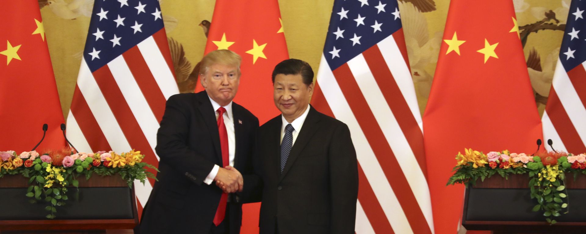 U.S. President Donald Trump and Chinese President Xi Jinping shakes hands during a joint press conference at the Great Hall of the People, Thursday, Nov. 9, 2017, in Beijing. (File) U.S. President Donald Trump and Chinese President Xi Jinping shakes hands during a joint press conference at the Great Hall of the People, Thursday, Nov. 9, 2017, in Beijing. (File) - Sputnik International, 1920, 26.11.2024