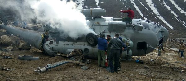 Indian Air Force’s Mi-17 Helicopter Crashes Near the Himalayas - Sputnik International