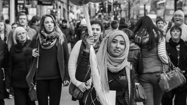 People in the streets of London, UK - Sputnik International