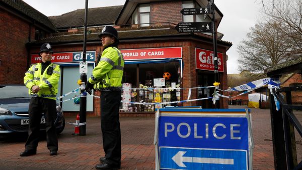 In this file photo taken on March 12, 2018 Police officers stand on duty at a cordon near a bench covered in a protective tent (R) at The Maltings shopping centre in Salisbury, southern England, on where former Russian spy Sergei Skripal and his daughter Yulia were found critically ill on a bench on March 4 and taken to hospital sparking a major incident In this file photo taken on March 12, 2018 Police officers stand on duty at a cordon near a bench covered in a protective tent (R) at The Maltings shopping centre in Salisbury, southern England, on where former Russian spy Sergei Skripal and his daughter Yulia were found critically ill on a bench on March 4 and taken to hospital sparking a major incident - Sputnik International