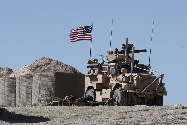 SDF Promise 'Won't be Hesitant' in Defending Themselves Against Turkish Offensive in Syria - Sputnik International