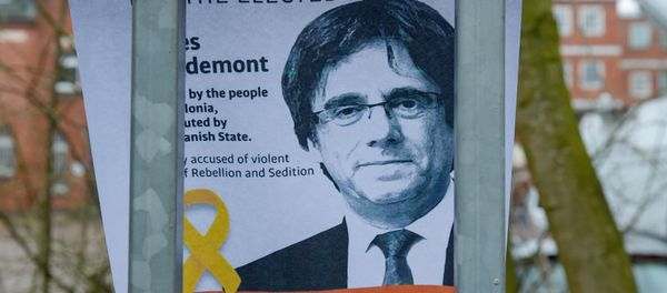 Portrait of former Catalan leader Carles Puigdemont attached to the fence of the prison (Justizvollzugsanstalt, JVA) of Neumuenster, northern Germany, where Puigdemont ,former Catalan regional president, is detained - Sputnik International