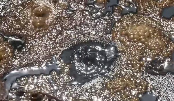 Bubbling crater found by local Colorado landowner Joanna Meston - Sputnik International