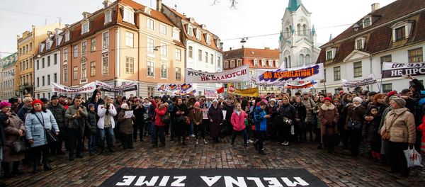 Angry Parents' March in Riga against Latvian President Raimonds Vejonis's decision to declare a law on Latvian as the only language of instruction in schools Angry Parents' March in Riga against Latvian President Raimonds Vejonis's decision to declare a law on Latvian as the only language of instruction in schools - Sputnik International