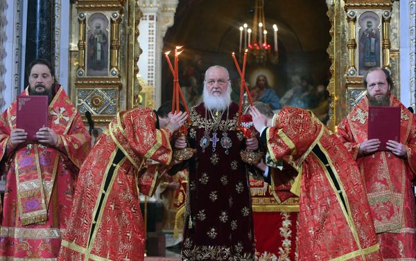 Head of the Russian Orthodox Church, Patriarch Kirill of Moscow and All Russia, leads the festive Easter service. - Sputnik International