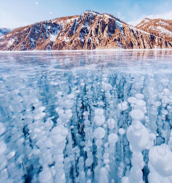 Stunning Views of Frozen Lake Baikal - Sputnik International