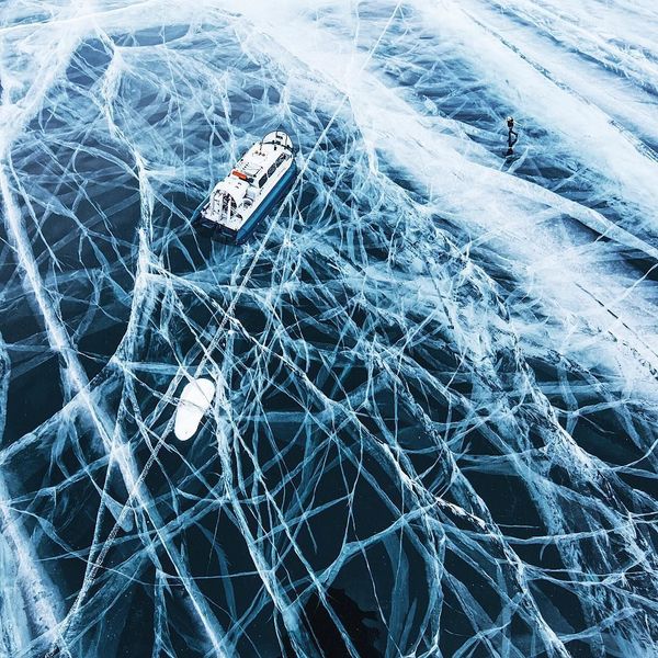 Stunning Views of Frozen Lake Baikal - Sputnik International