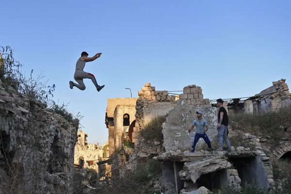 Syrian Teenagers Practice Parkour in Aleppo - Sputnik International