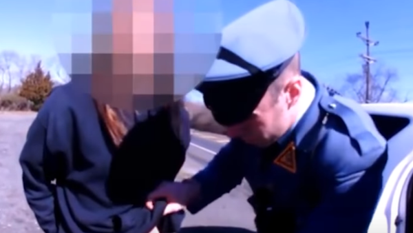 N.J. state trooper strip searches a man N.J. state trooper strip searches a man - Sputnik International