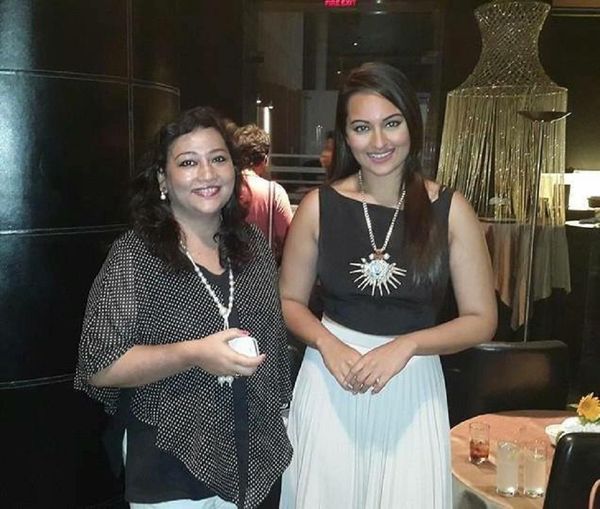 Nandita with Bollywood Star Sonakshi Sinha in Mumbai Nandita with Bollywood Star Sonakshi Sinha in Mumbai - Sputnik International